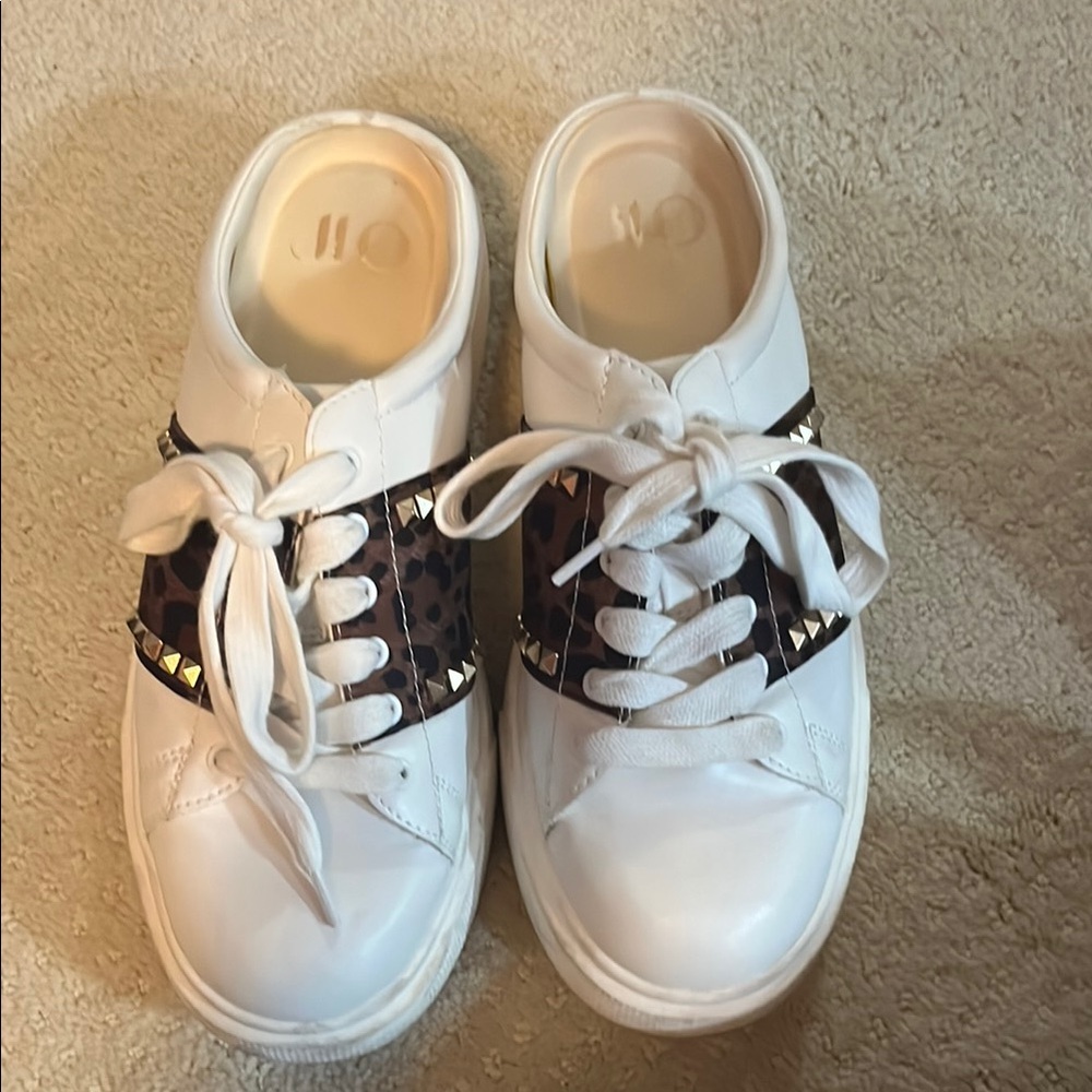 Jennifer Lopez White and Brown Slip On Casual Sneakers